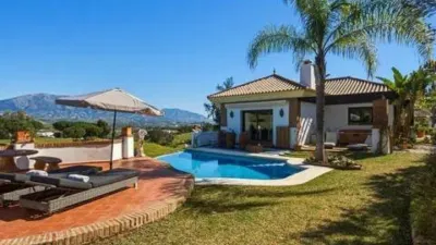 Chalet on Calle Lago de Cala Golf photo 4