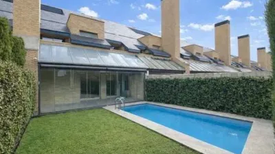 Townhouse on Mistral Street photo 2
