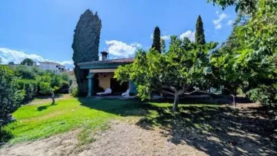 Chalet on Paseo de la Villa photo 2