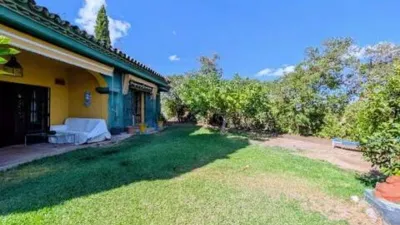 Chalet on Paseo de la Villa photo 4