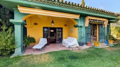Chalet on Paseo de la Villa photo 3