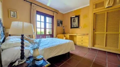Chalet on Paseo de la Villa photo 8