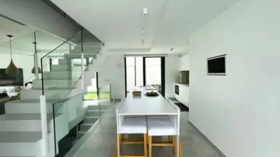 Chalet on Calle Dinamarca photo 6