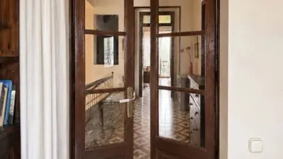 Terraced House on Carrer de Ciutat photo 4