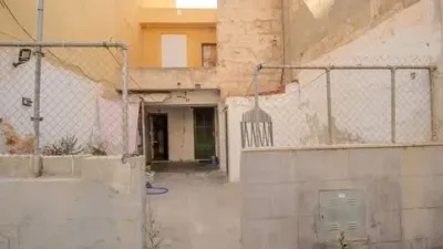 Terraced house on Carrer del Pare Rafael Serra photo 3
