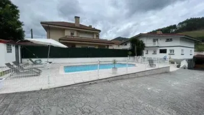 Chalet on Montealegre Street S-N photo 3