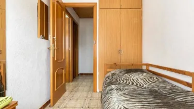 Apartment in Badia del Vallès photo 35