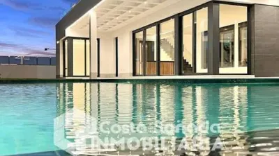Chalet in Golf Bahía Urbanization photo 19