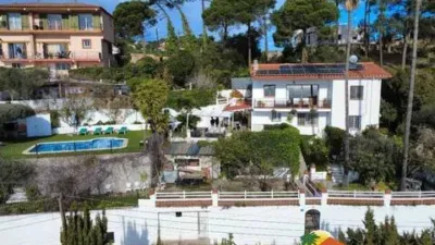 Chalet on Carrer de les Moreres photo 4