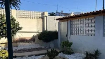 Chalet on Avenida Juan Carlos I S-N photo 14