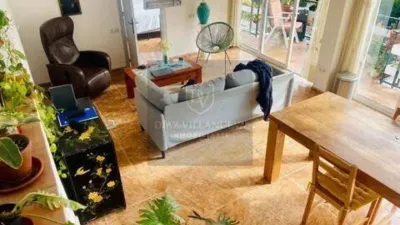 Flat on Avinguda Central photo 2