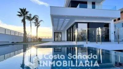 Chalet in Golf Bahía Urbanization photo 5