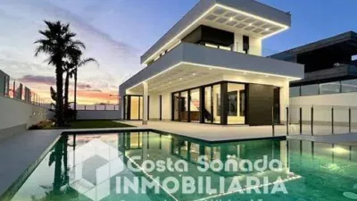 Chalet in Golf Bahía Urbanization photo 7