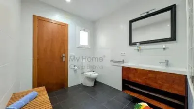 Chalet on Carrer de Breda photo 34