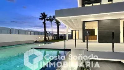 Chalet in Golf Bahía Urbanization photo 15