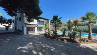 Chalet for sale in Las Adelfas-Benicolada-Garduix photo 2