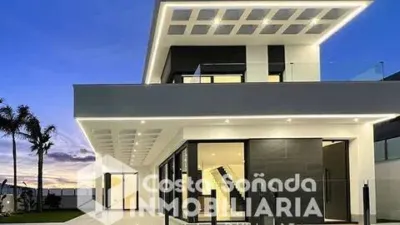 Chalet in Golf Bahía Urbanization photo 14