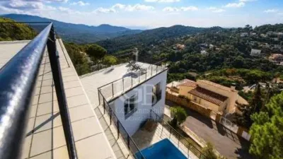 Chalet on Carrer dels Pardals photo 2