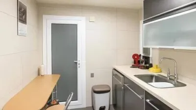 Apartment in Centre-Zona Estació-Passeig de Joan Maragall photo 4