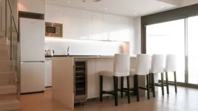 Duplex Penthouse with Dream Views: Infinite Mediterranean Sea Views - Camporosso Village, Finestrat 112 m² interior | 191.51 m² total built-up area | 170.27 m² usable surface 3 bedrooms | 3 bathrooms 82.56 m² of terraces, including a spectacular rooftop solarium of 43.82 m² with jacuzzi Stunning panoramic sea views 1 parking space included Energy Class A - Extremely energy efficient (30 kWh/m²/year) Layout: First Floor (74 m²): Open-plan living-dining room with modern kitchen, 2 bedrooms (master with en-suite bathroom), 2 bathrooms and 16 m² terrace with sea views. Second Floor (29 m²): Spacious third bedroom/multi-purpose room, bathroom, storage room, 16.60 m² terrace, plus an impressive rooftop solarium of 43.82 m² with 180° panoramic sea and Benidorm skyline views! Features: Air conditioning (heating/cooling) | Automatic awnings and electric shutters | Alarm system | Fully equipped modern kitchen | Parking space included | Energy rating A | All furniture included | Complete smart home system controllable via mobile app (electric shutters, all lights, air conditioning, door intercom and more) Community Services: Outdoor and heated swimming pools | Padel court | Gym | Children's playground | Gardens Privileged Location - Calle Colombia 2, Finestrat: 10 min to beaches | Shopping centres and supermarkets | Golf courses | Restaurants | Medical services and schools Perfect for: Families, investors, seekers of Mediterranean lifestyle, permanent or holiday residence, the best of life on the Costa Blanca. A Unique Opportunity: Modern duplex penthouse with A energy certification, huge private rooftop solarium with jacuzzi, smart home technology and all furniture included in one of the most complete urbanisations on the Costa Blanca. photo 104