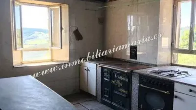 Rustic house on Calle Vilarin de Piorno S-N photo 8