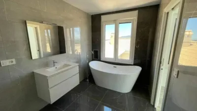 Chalet in Camarillas photo 4