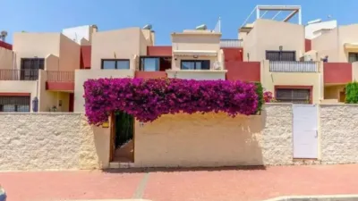 Chalet on Carrer Maria San Gil, Noain photo 3