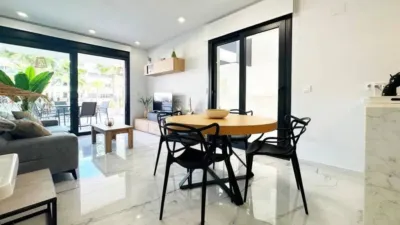 Apartment on Ontario Street photo 7