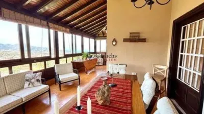 Chalet on Calle Casco No Number photo 10