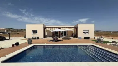 Chalet in Camarillas photo 6