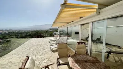 Chalet on Calle Las Adelfas S-N photo 2