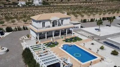 Chalet in Camarillas photo 3