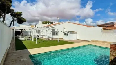Chalet on Avenida Delfina Viudes photo 3