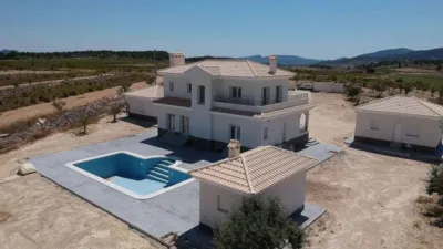 Chalet in El Pinós - Pinoso photo 3