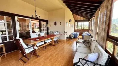 Chalet on Calle Casco No Number photo 9