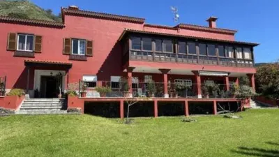 Chalet on Calle Casco No Number photo 29
