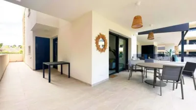 Apartment on Ontario Street photo 18
