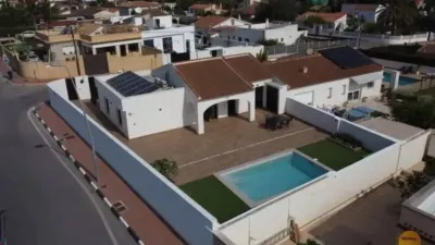 Chalet on Calle de Poniente photo 5