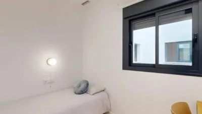 Attic in Carrer de Miguel Hernández photo 19