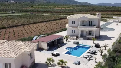 Chalet en Camarillas photo 32