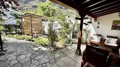 Chalet on Casco S-N Street photo 2