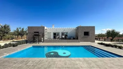 Chalet in Camarillas photo 2