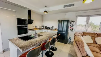 Chalet en Camarillas photo 9