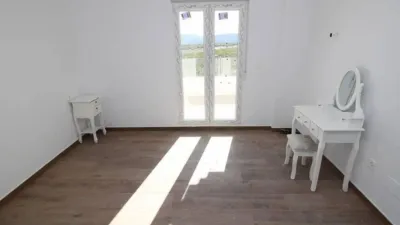 Chalet en Camarillas photo 21