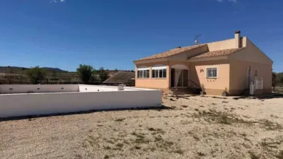 Chalet in Camarillas photo 3