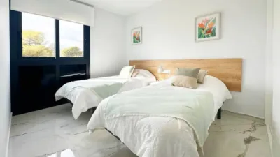 Apartment on Ontario Street photo 31
