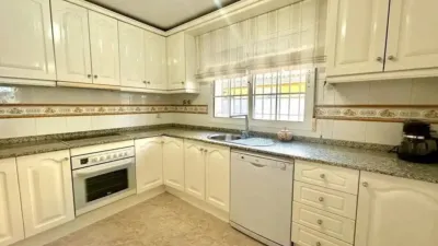 Chalet on Calle Caliza photo 8