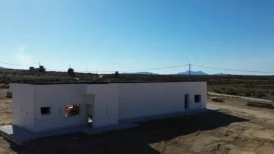 Chalet en Camarillas photo 3
