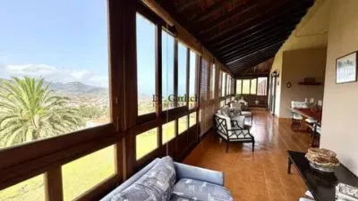 Chalet on Calle Casco No Number photo 16