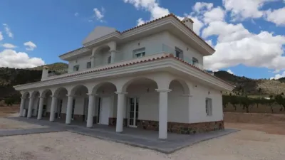 Chalet in Camarillas photo 32